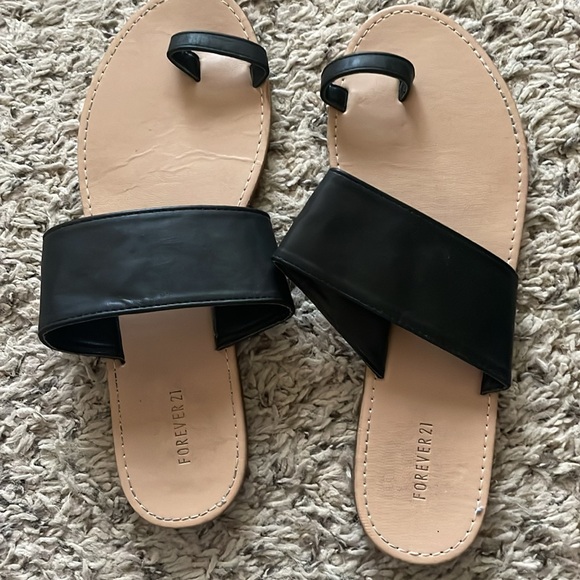 Forever 21 sandals - Picture 3 of 4